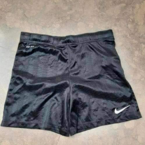 164 nike sportbroek draagmaat / voetbal, Kinderen en Baby's, Kinderkleding | Maat 164, Verzenden, Zo goed als nieuw, Jongen of Meisje