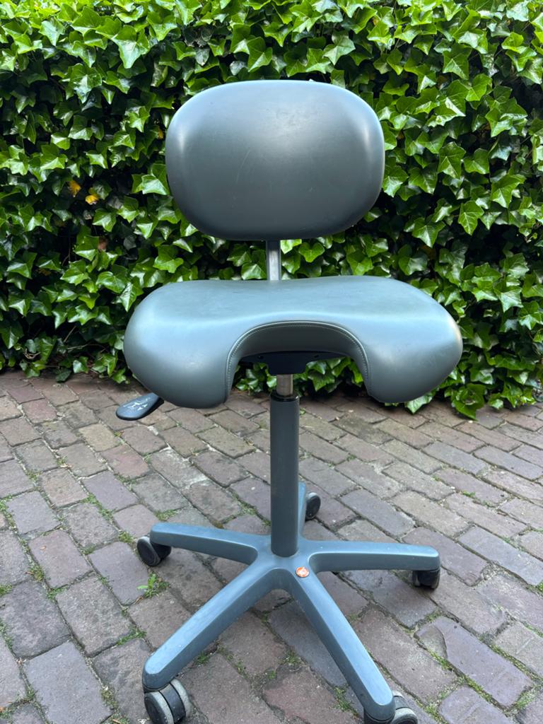 VOTA Ergonomische Zadelstoel - Grijs, Medische Kwaliteit, Huis en Inrichting, Ophalen, Gebruikt, Bureaukruk, Grijs