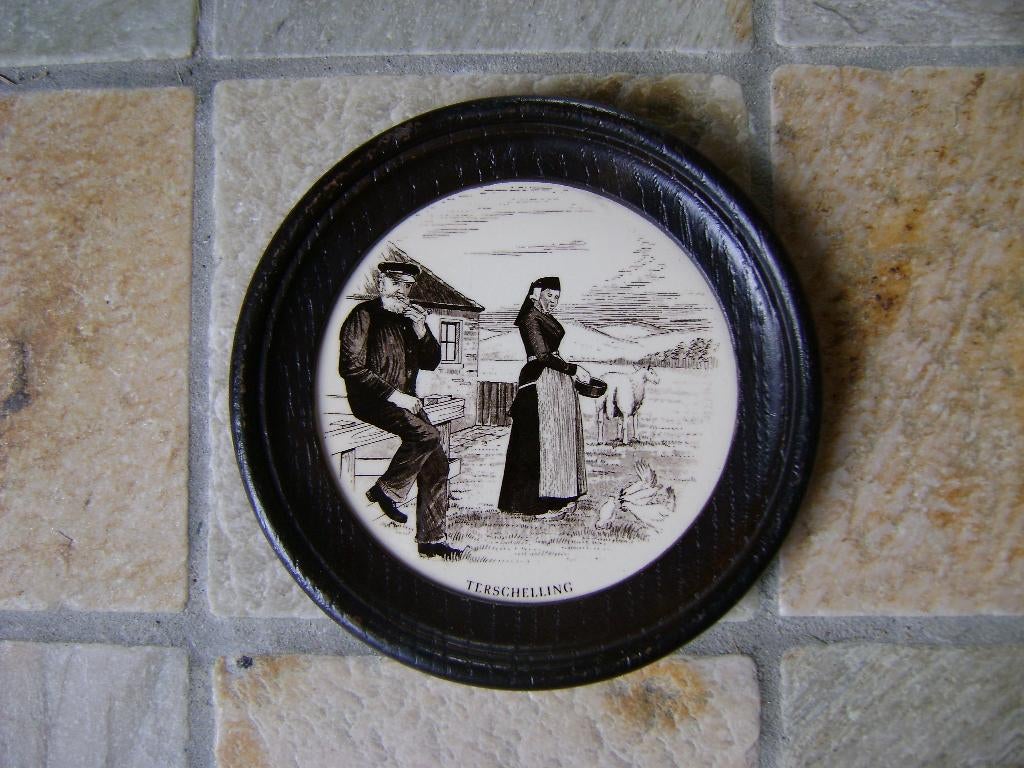 oude ronde tegel -Terschelling - onbeschadigd, Ophalen of Verzenden