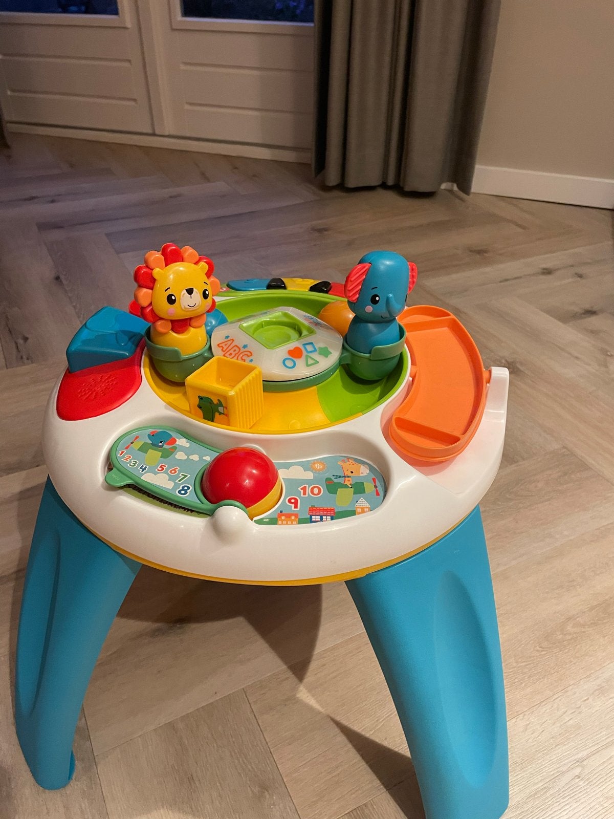 Fisher-Price Leerplezier Activiteitentafel, Ophalen, Zo goed als nieuw, Overige typen, Met licht
