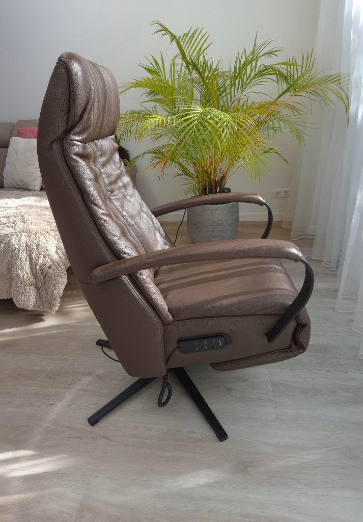 Relax Fauteuil - Leer - Draaibaar - Topswing - Accu, Huis en Inrichting, Ophalen, Gebruikt, 50 tot 75 cm, Leer