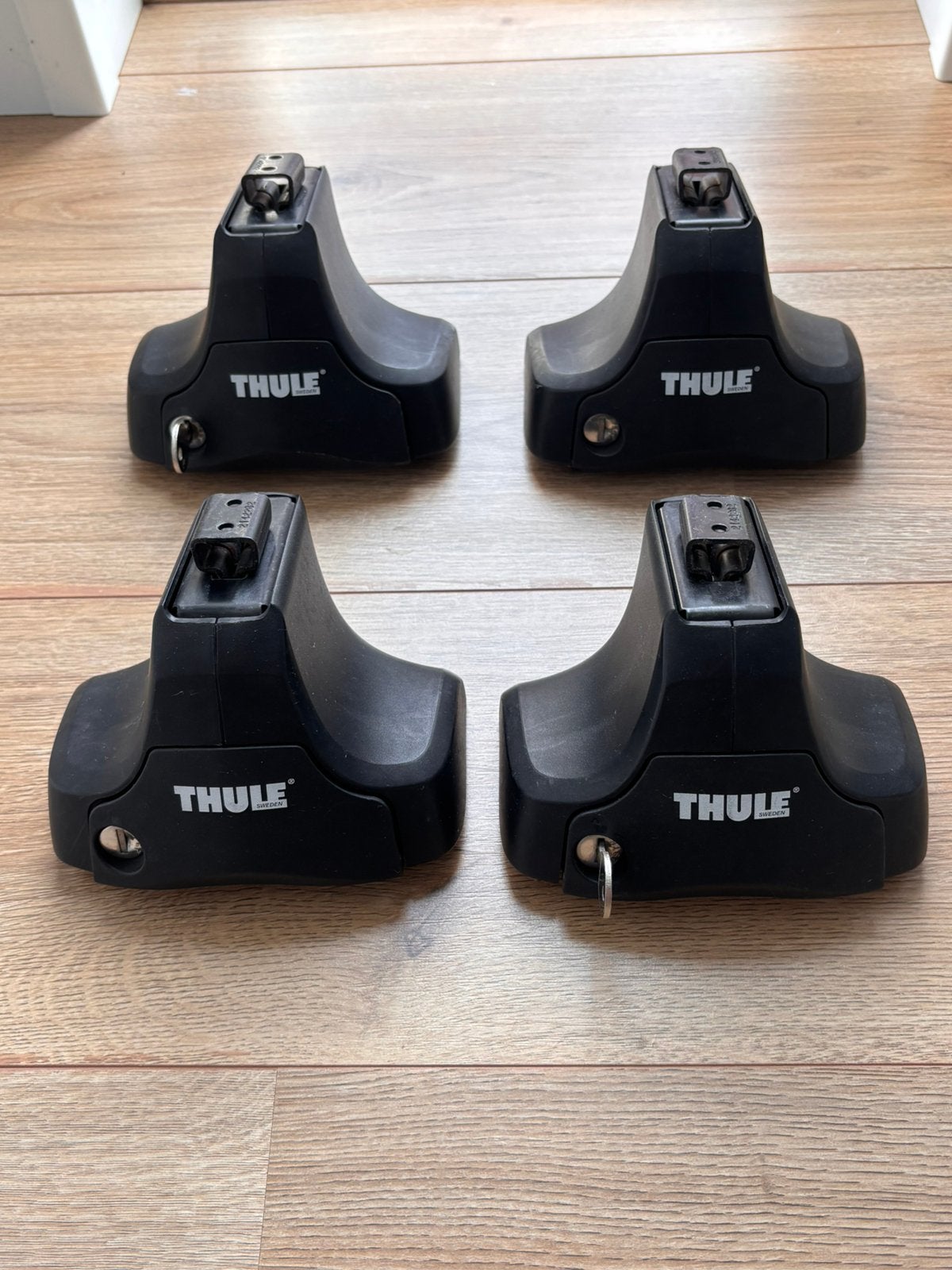 Thule 754 Voetenset + Kit 1817 (Opel Astra K Sports Tourer), Auto diversen, Dakdragers, Ophalen of Verzenden, Zo goed als nieuw
