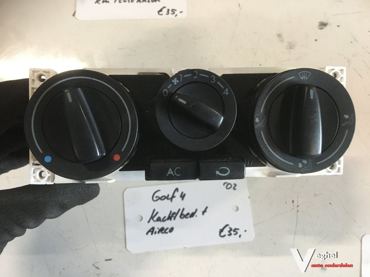 Vw Golf4 2002 Kachelbedieningspaneel met airco