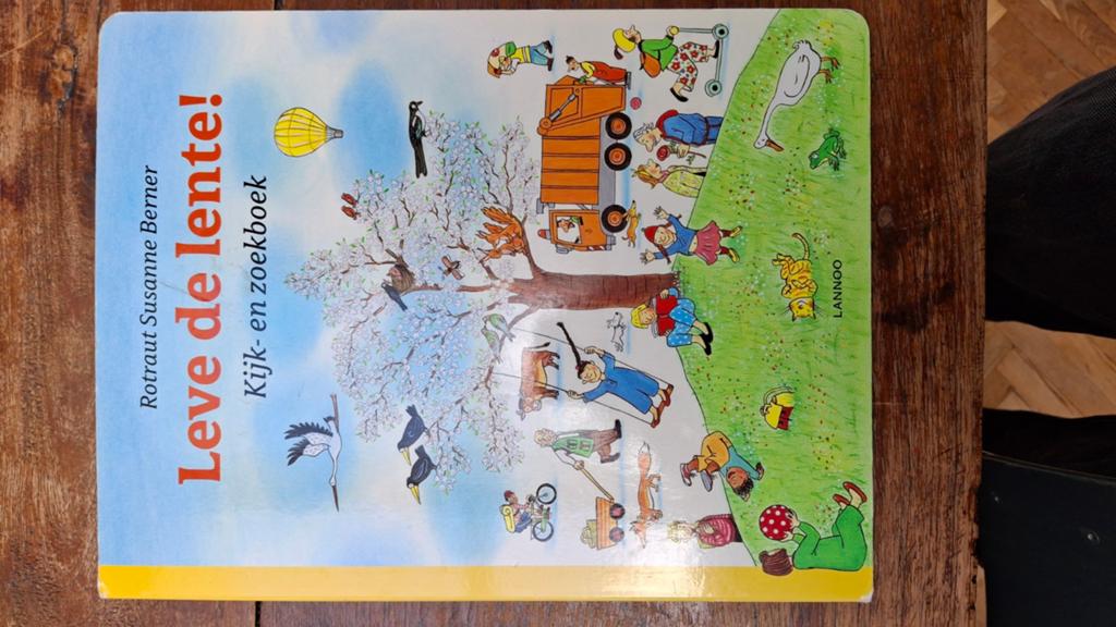 Leve de lente! Kijken zoekboek Rotraut Susanne Berner, Ophalen of Verzenden, Gelezen, Rotraut Susanne Berner, Fictie algemeen