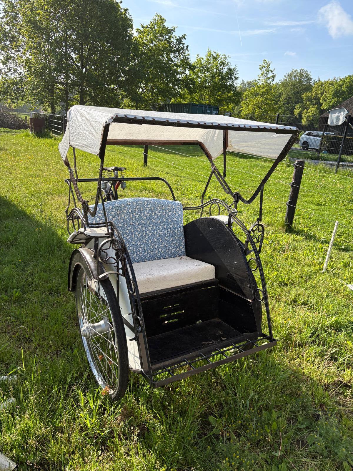 Unieke antieke Riksjafiets, Fietsen en Brommers, Fietsen | Bakfietsen, Gebruikt, Huif, Velgrem, 2 kinderen