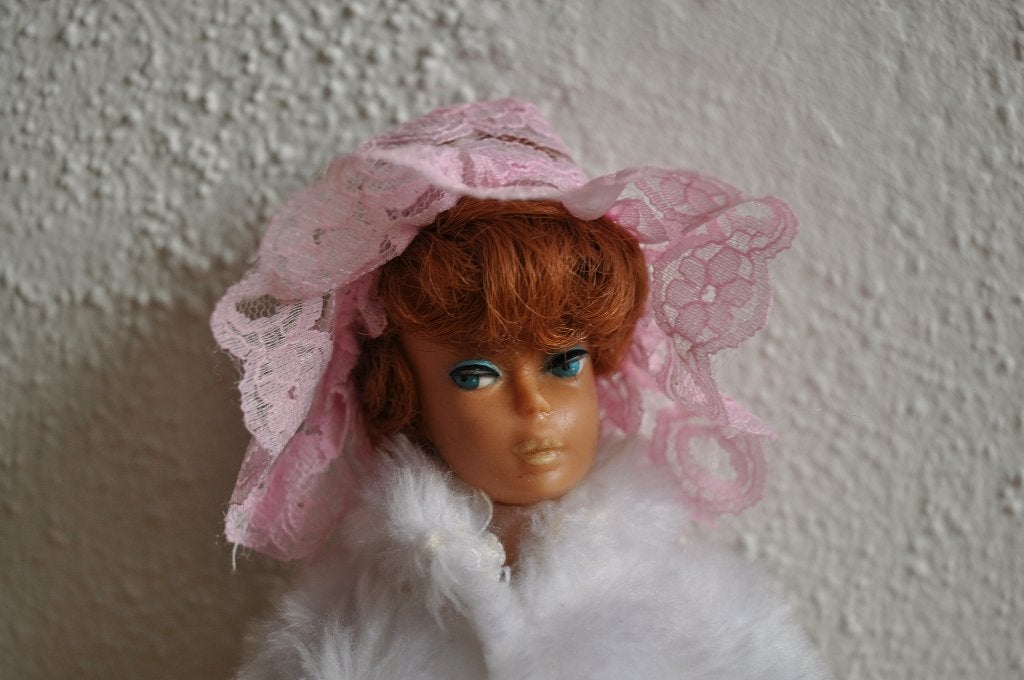 Vintage Roze Kant Barbie Hoed Hoedje, Ophalen of Verzenden, Gebruikt, Kleertjes