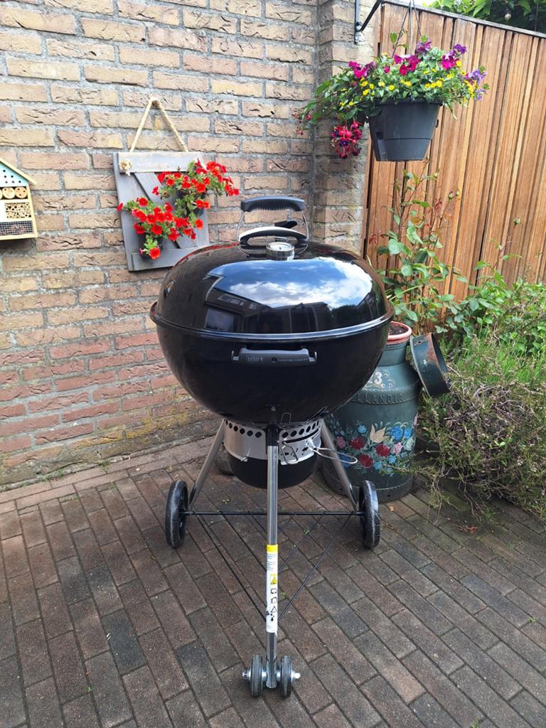 Zeer complete Weber Mastertouch, Tuin en Terras, Houtskoolbarbecues, Zo goed als nieuw, Met accessoires, Ophalen
