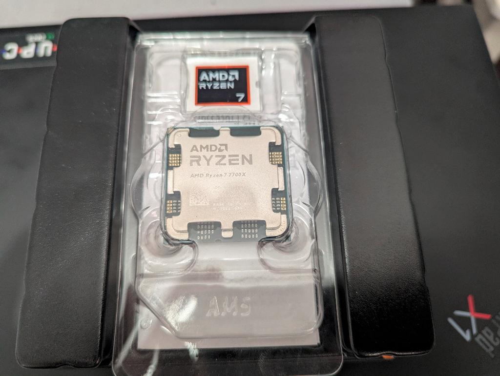AMD Ryzen 7 7700X, 8-core, Ophalen of Verzenden, Zo goed als nieuw, AMD Ryzen 7