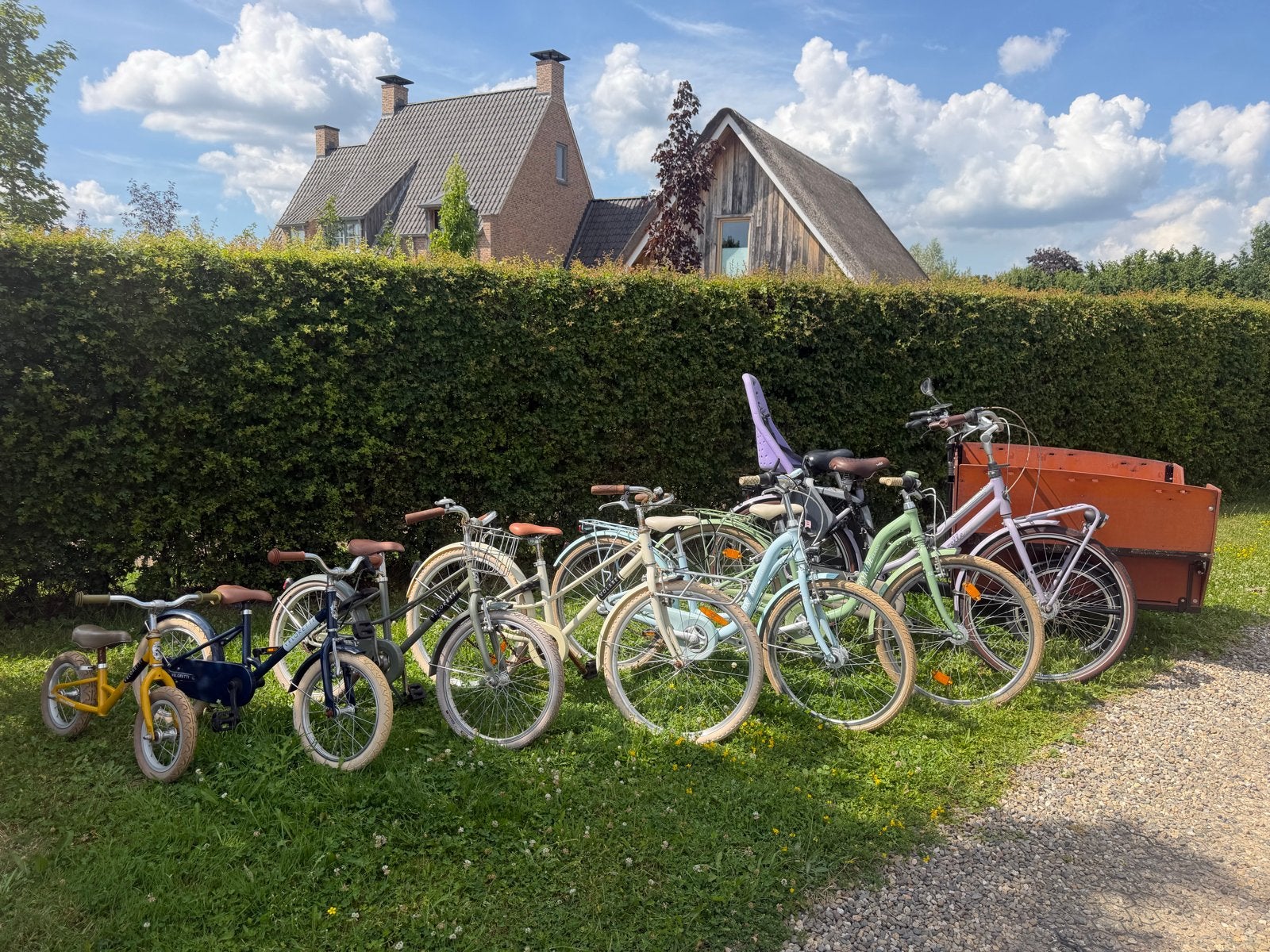 Babboe Bakfiets met huif en diverse kinderfietsen, Gebruikt, Trommelrem, Ophalen, Overige merken