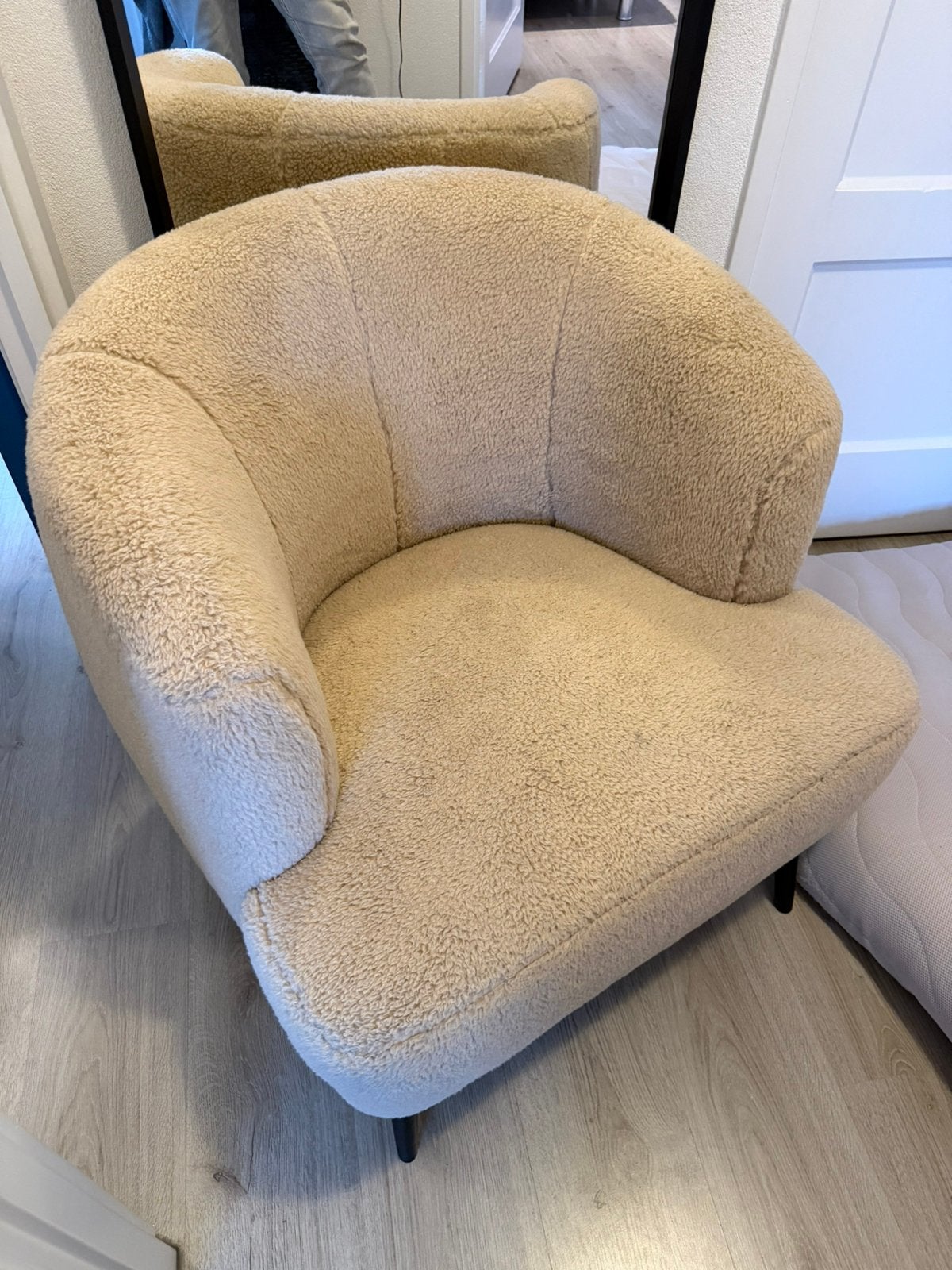 Bronx71 Teddy bouclé fauteuil Nora beige, Ophalen, Zo goed als nieuw, 75 tot 100 cm, 50 tot 75 cm