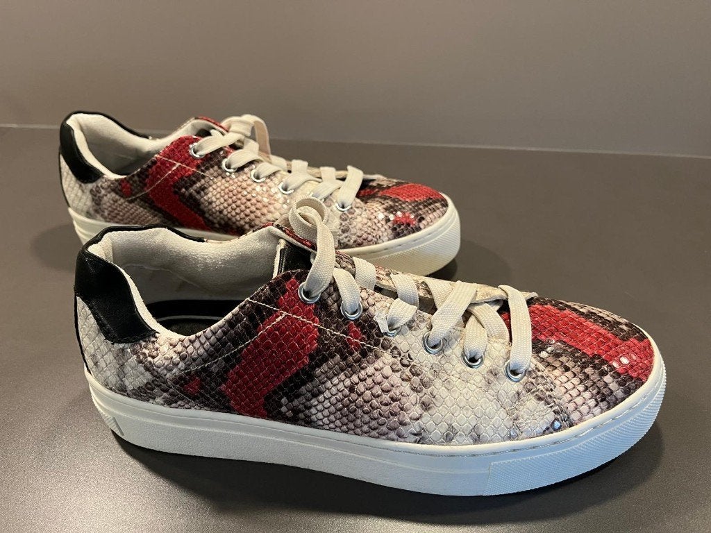 Lage sneakers Marco Tozzi maat 40, Marco Tozzi, Ophalen of Verzenden, Rood, Sneakers of Gympen