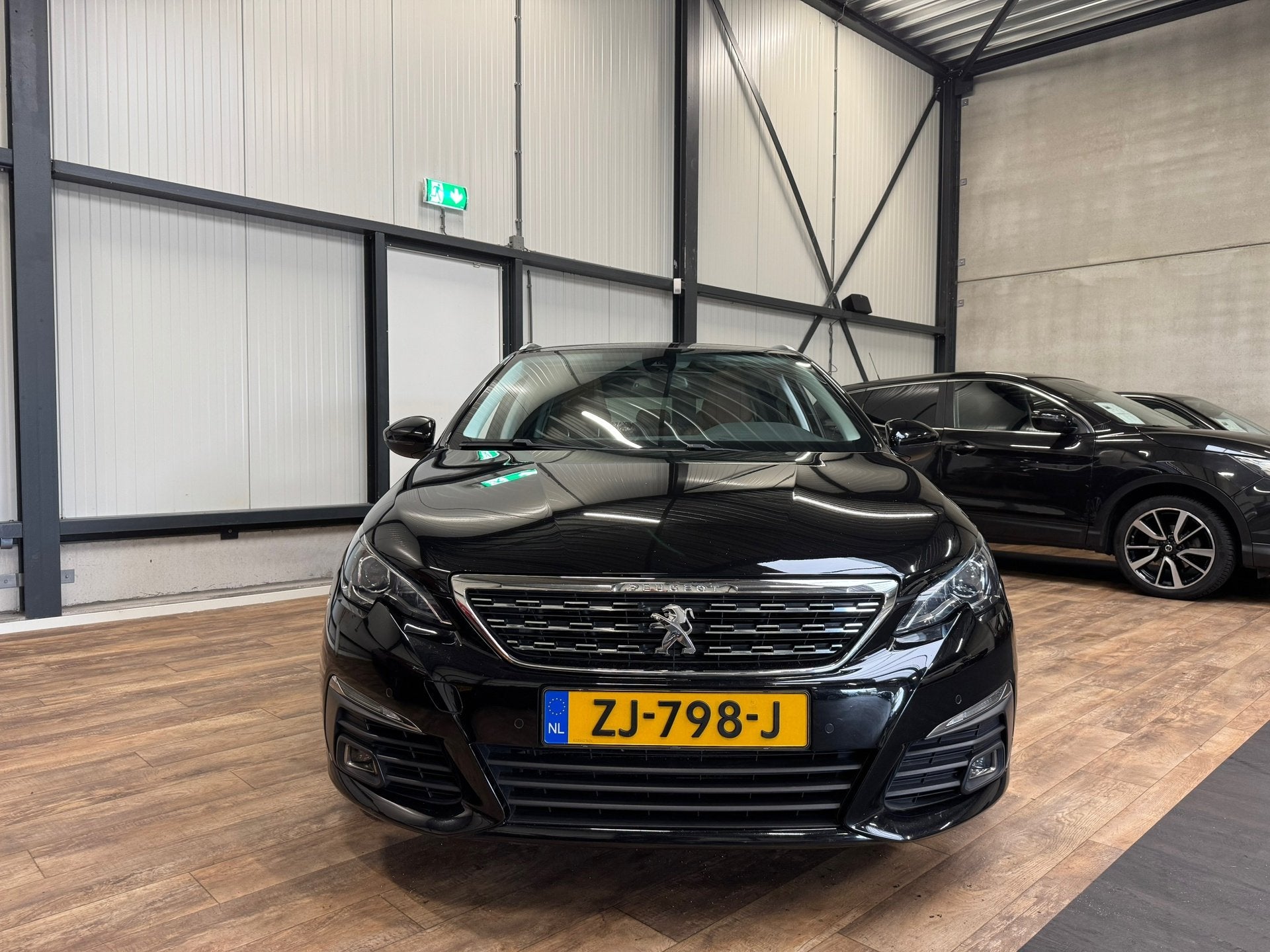 Foto 18 van Peugeot 308 SW 1.2 PureTech Blue Lease Premium / LEDER / PAN