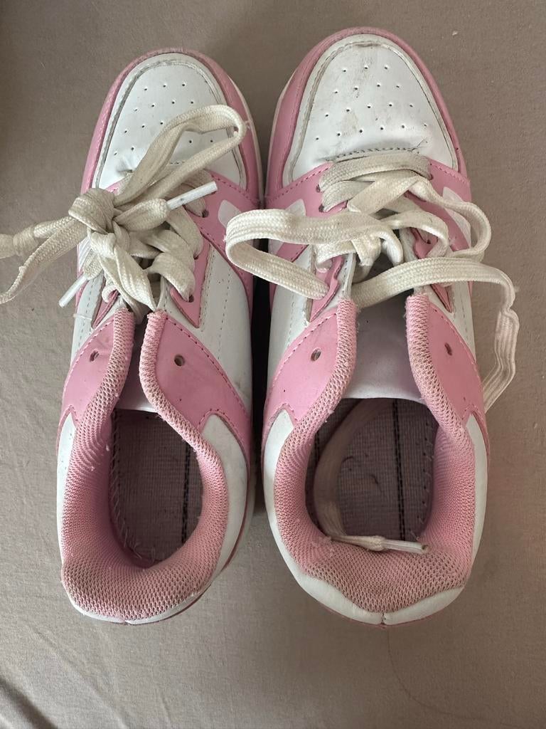 Roze en witte rolschoenen maat 34, Ophalen of Verzenden, Gebruikt, Kinderen
