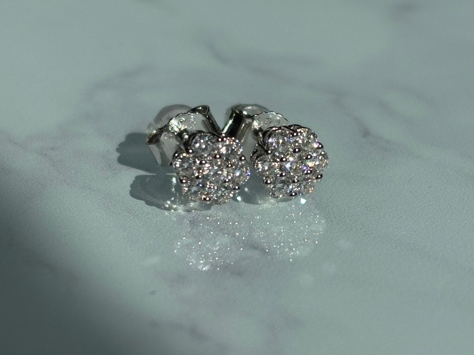 Moissanite cluster oorbellen 925 silver witgoud geplaten, Ophalen of Verzenden, Zo goed als nieuw, Met edelsteen, Knopjes of Stekers