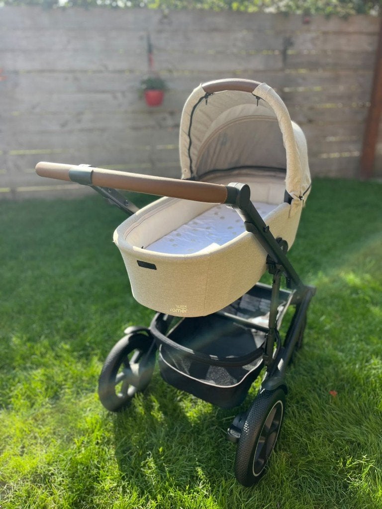 Foto 3 van Beige kinderwagen Britax Römer Smile3 incl. reiswieg + buggy