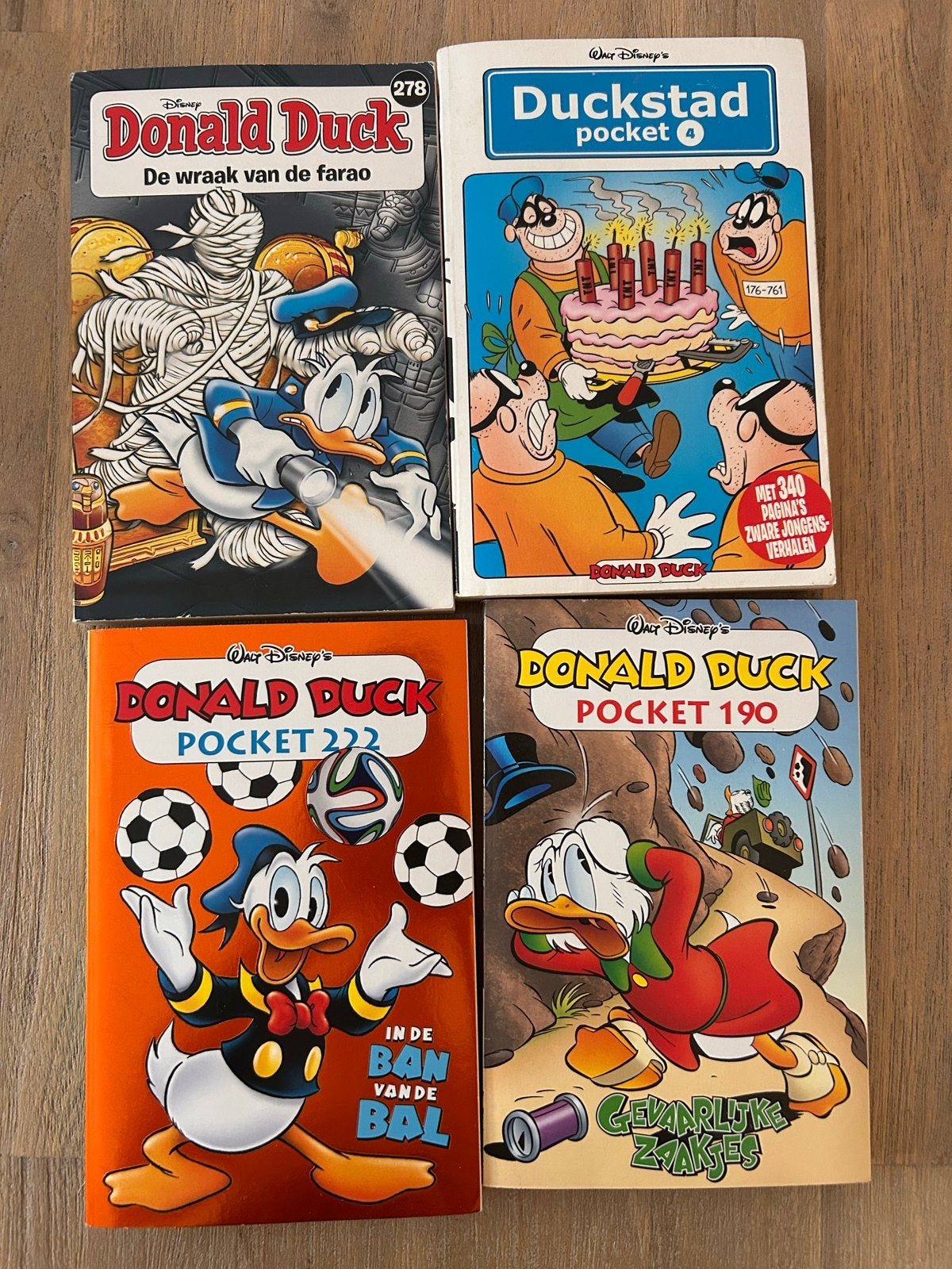 Donald Duck Pocket en Stripboeken - 4 stuks, Meerdere stripboeken, Ophalen of Verzenden, Gelezen