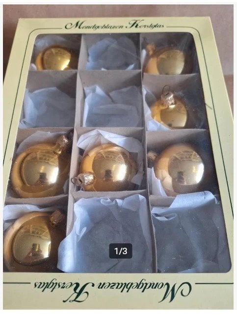 Doos met goudkleurige kerstballen h, Diversen, Onbekend, Ophalen of Verzenden, Zo goed als nieuw, Onbekend