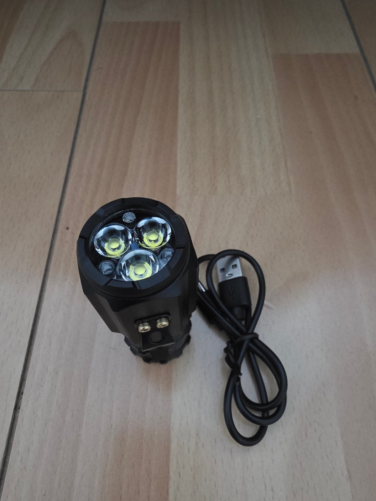 Kleine Oplaadbare Zaklamp met Magneet en 3 Modi, Ophalen of Verzenden, Nieuw, Batterij