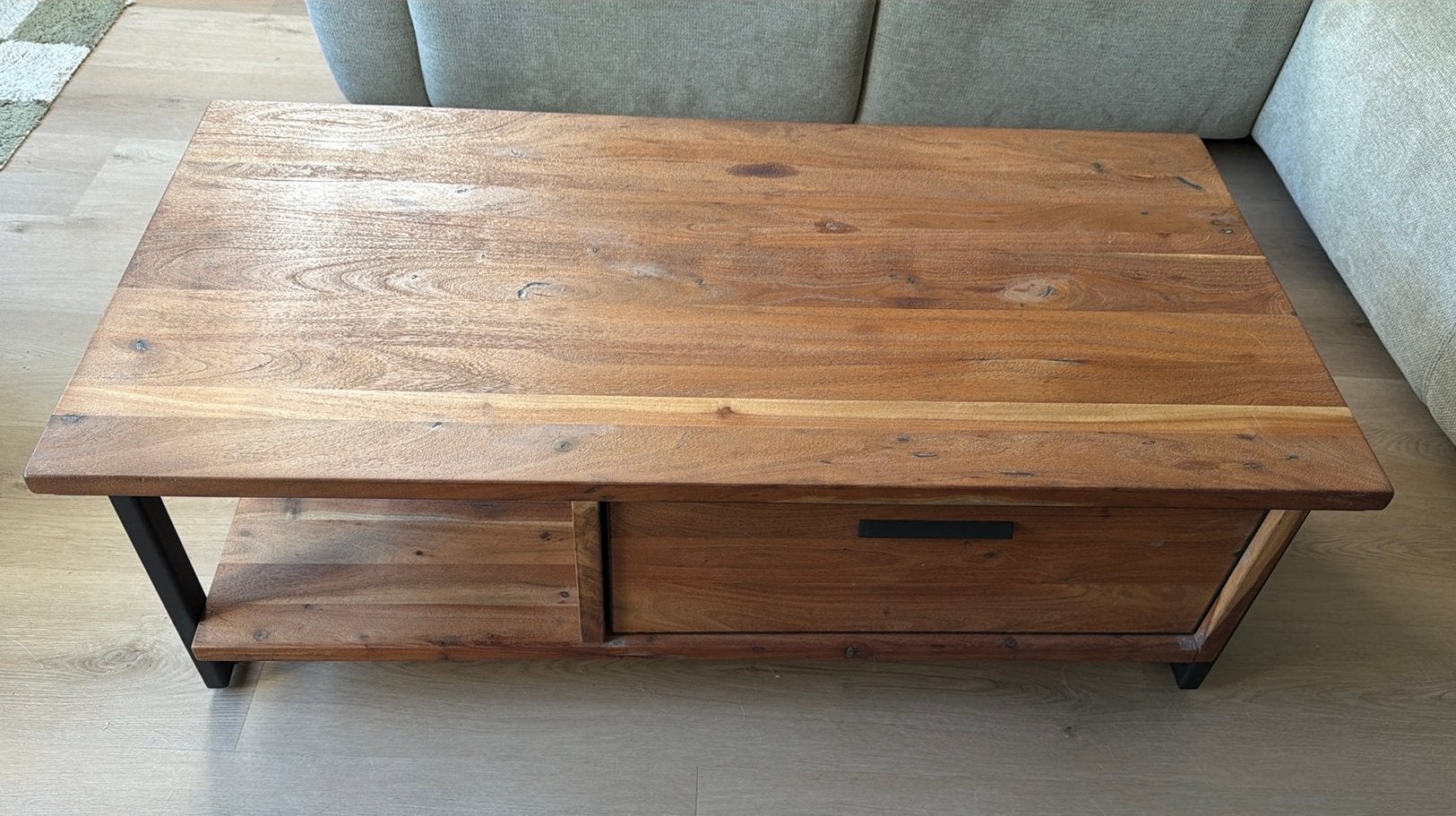Salon tafel Tokio van Henders&Hazel, Ophalen, Zo goed als nieuw