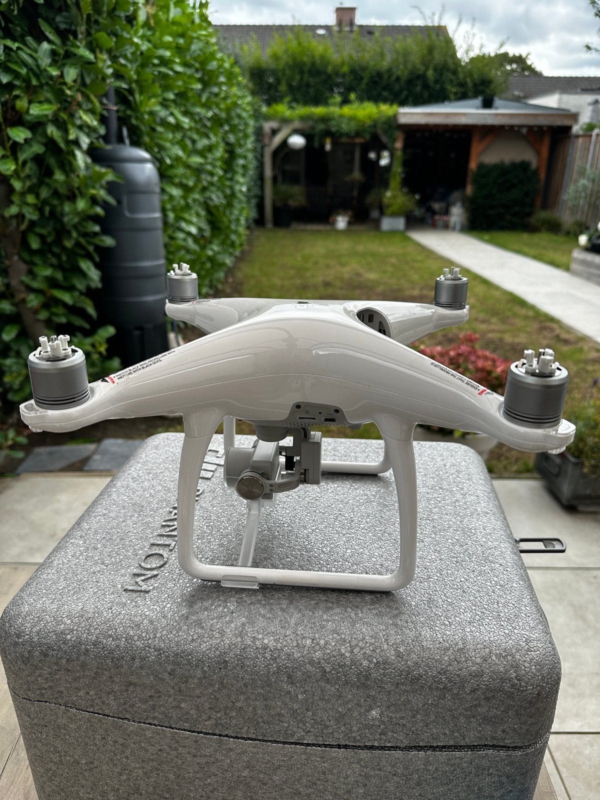 DJI Phantom 4 Drone met complete set accessoires, Ophalen, Gebruikt, Cameradrone, Extra accu('s)