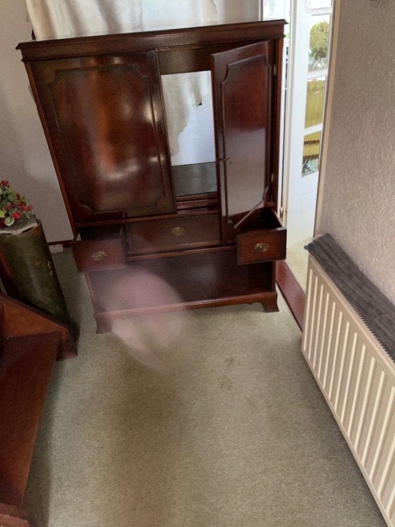 TV kast  Yorkshire Mahonie, Ophalen, Gebruikt