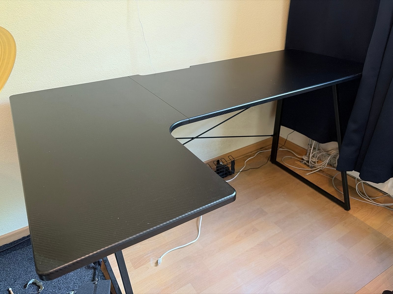 Zwart Hoekbureau - Ideaal voor Gaming of Kantoor, Ophalen, Zwart, Gebruikt, Spaanplaat of MDF