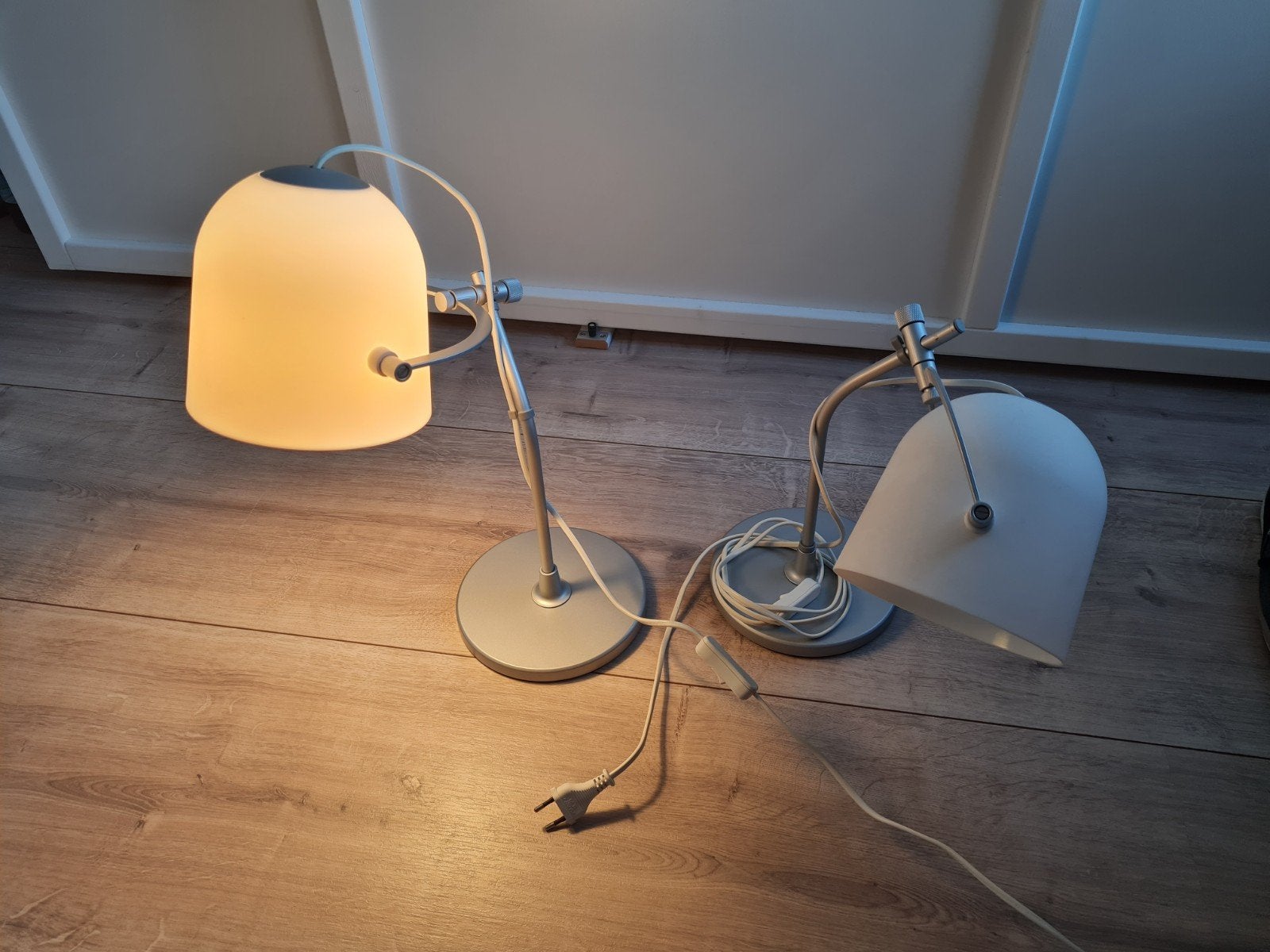 2x IKEA Svirvel Tafellampen, Huis en Inrichting, Lampen | Tafellampen, Ophalen, Gebruikt, Glas