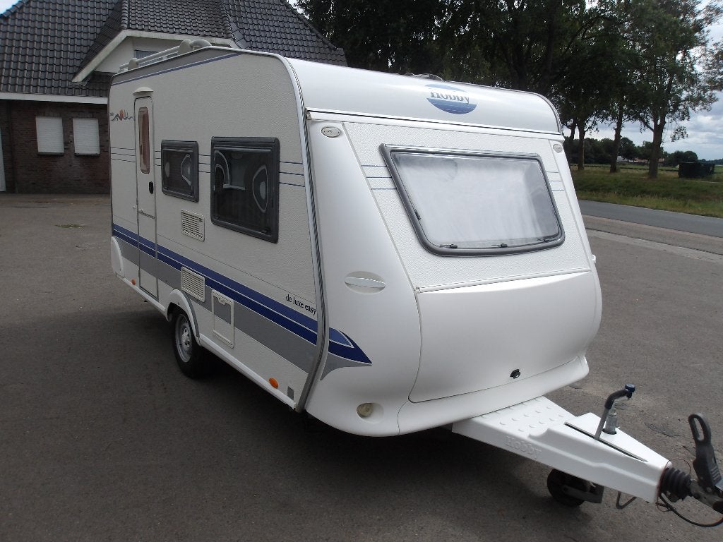 Hobby Deluxe Easy 400 KB Bouwjaar 2005 (perfecte staat), Caravans en Kamperen, Standaardzit, Hobby, Particulier, 4 tot 5 meter