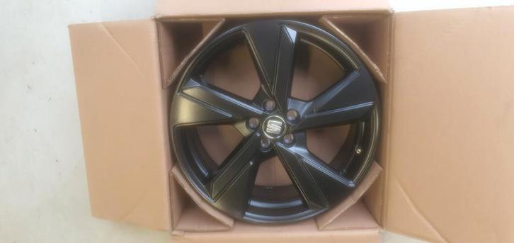 Velg Black Edition 18' Seat Ibiza 6F bj 2017-heden, Auto-onderdelen, Banden en Velgen, 18 inch, Gebruikt, Martorell, Banden en Velgen