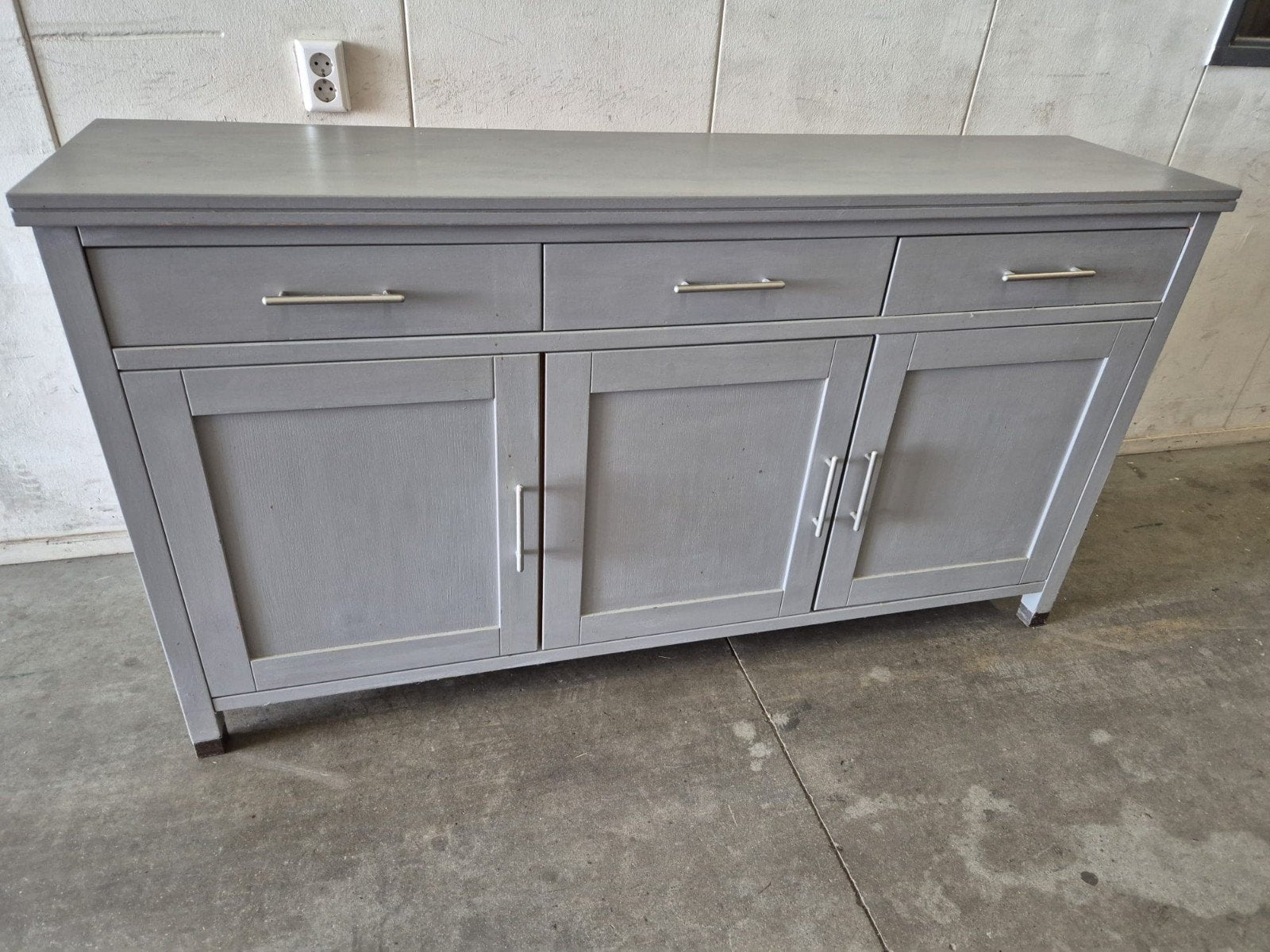 Grijze dressoir met lades en deuren, Huis en Inrichting, Kasten | Dressoirs, Ophalen, Gebruikt, Met deur(en), 150 tot 200 cm