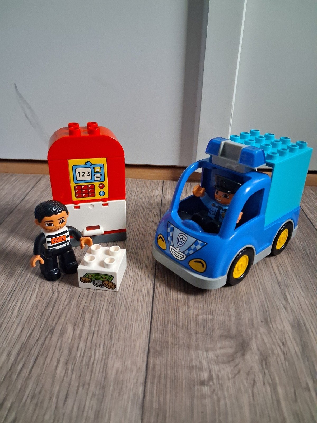 Lego Duplo bankoverval set 10809
Helemaal compleet., City, Ophalen of Verzenden, Zo goed als nieuw, Duplo