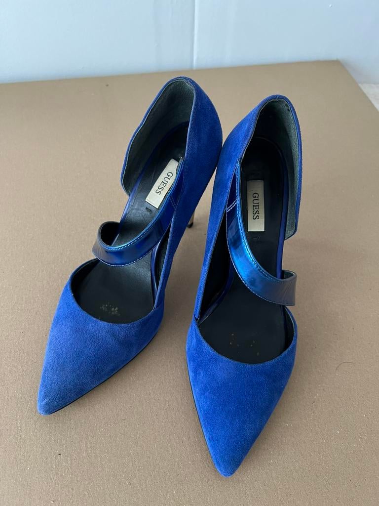 GUESS cobalt blauwe pumps maat 37, Kleding | Dames, Schoenen, Pumps, Blauw, Ophalen of Verzenden, Zo goed als nieuw