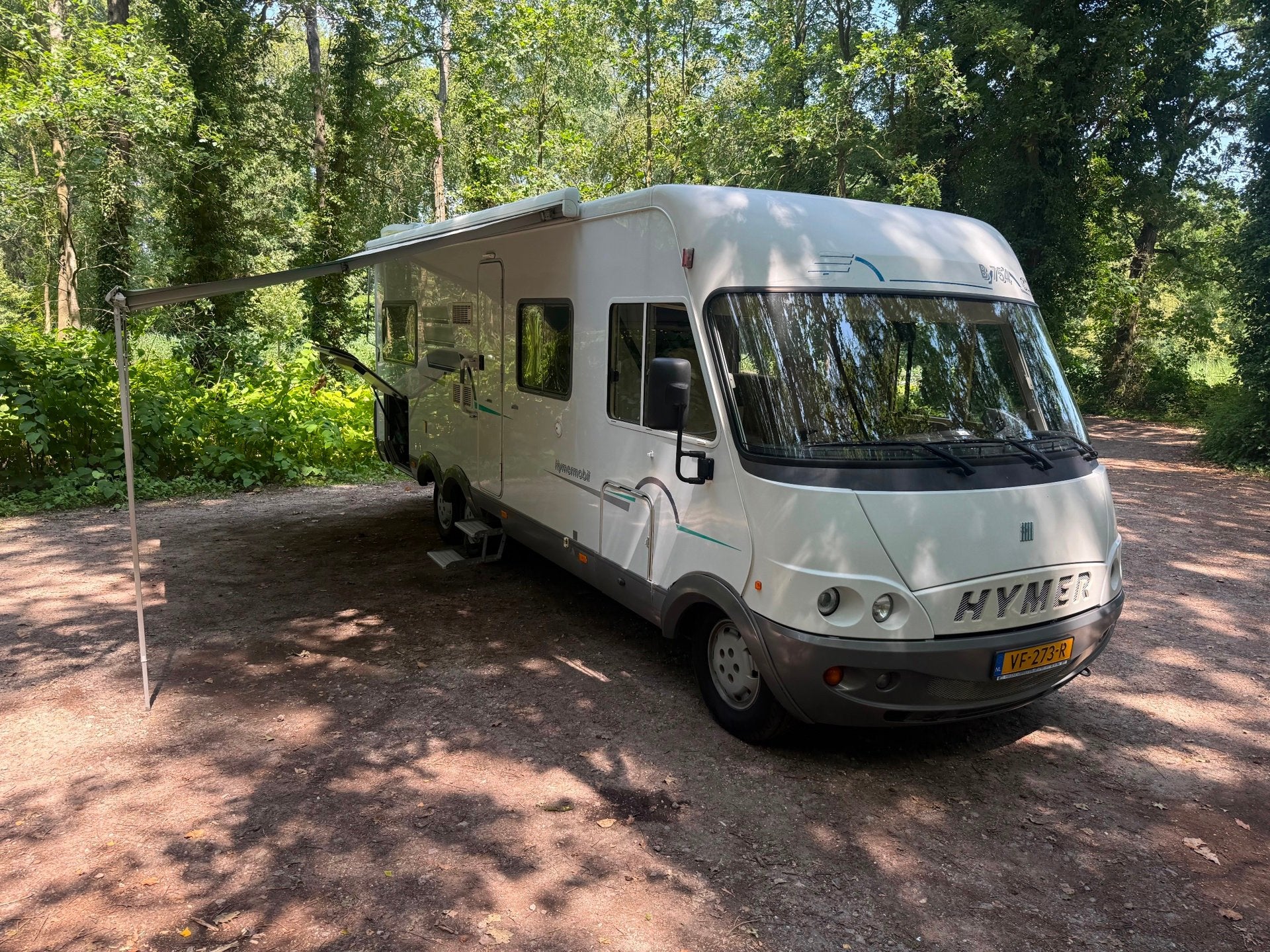 HYMER B 754 B RIJBEWIJS 2x AIRCO NIEUWE APK EN BEURT WEINIG, Caravans en Kamperen, Campers, Integraal, Bedrijf, Hymer, Airconditioning