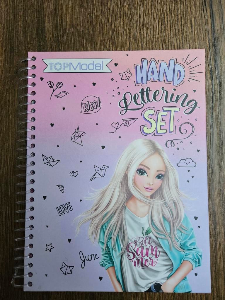 TOPModel Hand Lettering Set - Creatief Tekenboek, Hobby en Vrije tijd, Tekenen, Zo goed als nieuw, Papier, Schets- of Tekenboek
