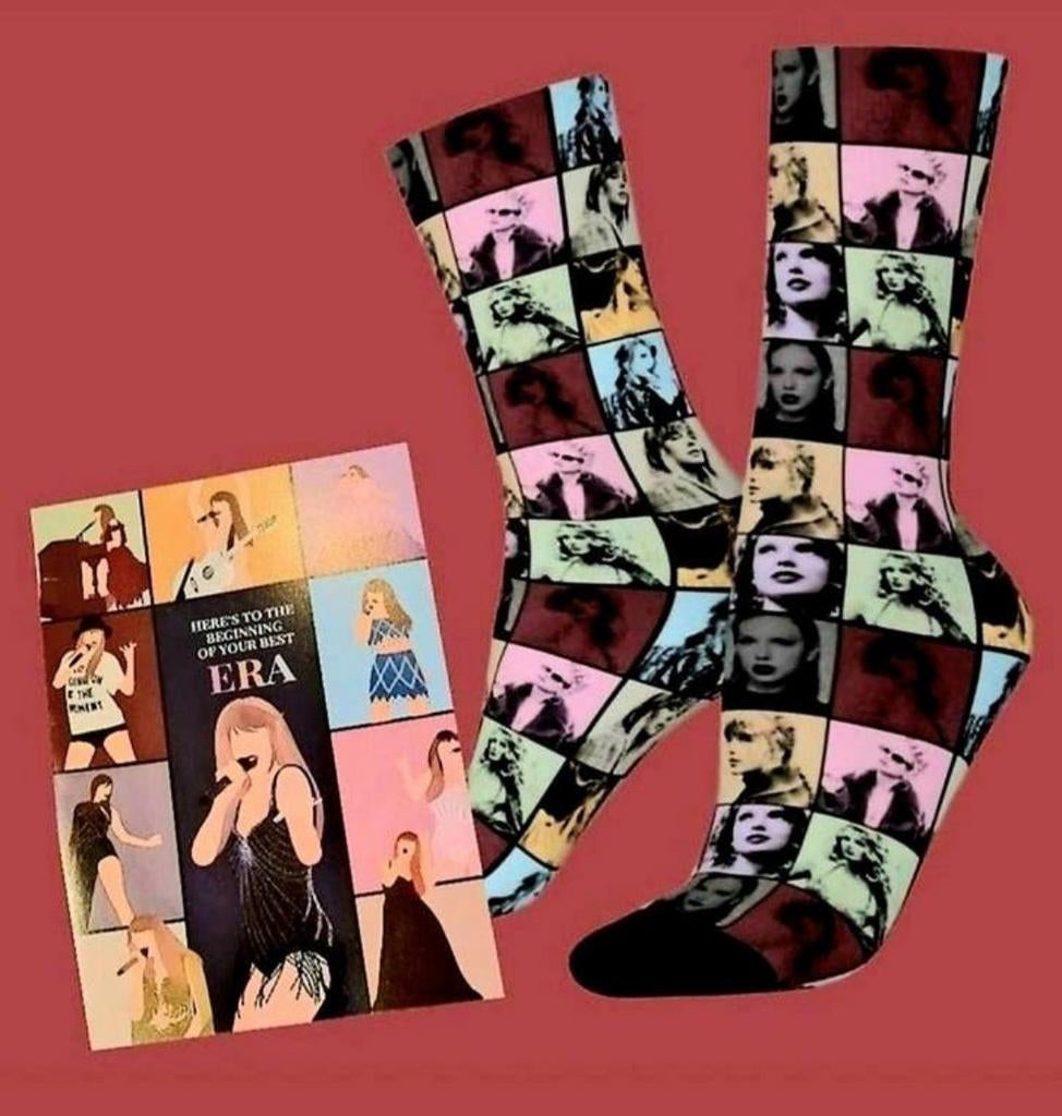 TAYLOR SWIFT SOKKEN + VERJAARDAGS KAART TAYLOR SWIFT, Ophalen of Verzenden, Nieuw