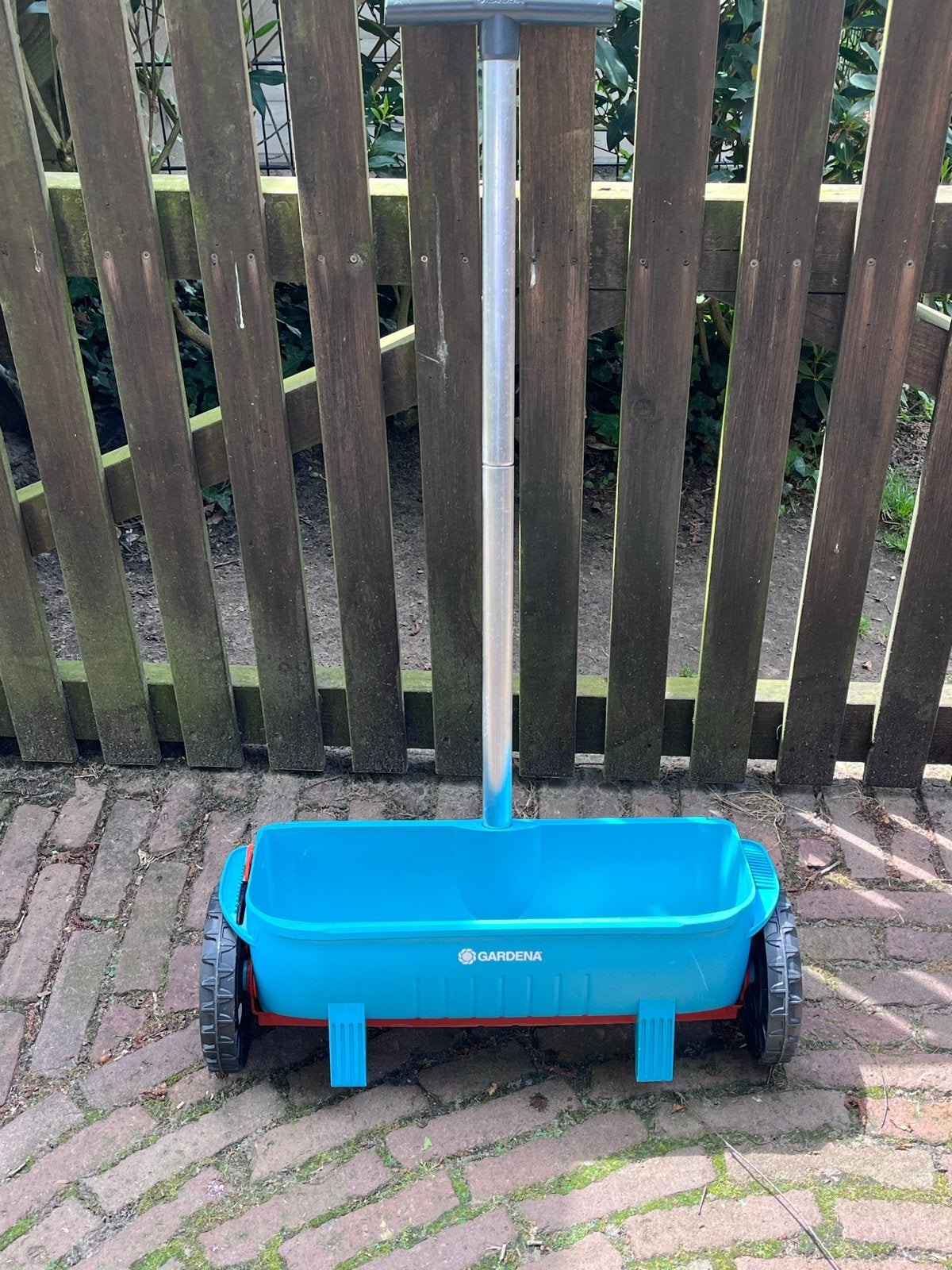Gardena Strooiwagen L - Perfect voor zaaien en bemesten, Tuin en Terras, Hand-tuingereedschap, Ophalen, Gebruikt, Overige soorten