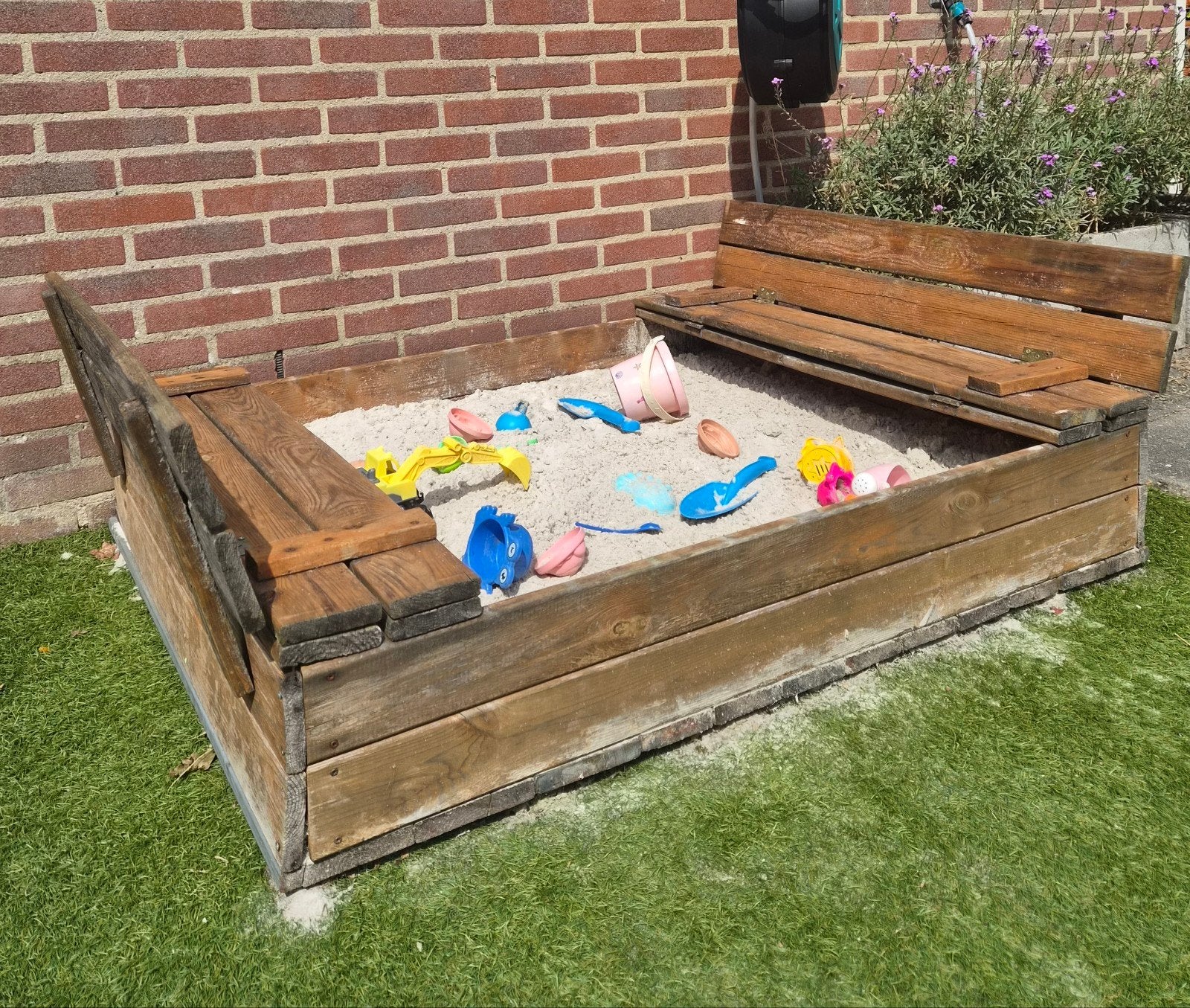 Houten zandbak met deksel/bankjes, Kinderen en Baby's, Speelgoed | Buiten | Zandbakken, Ophalen, Gebruikt
