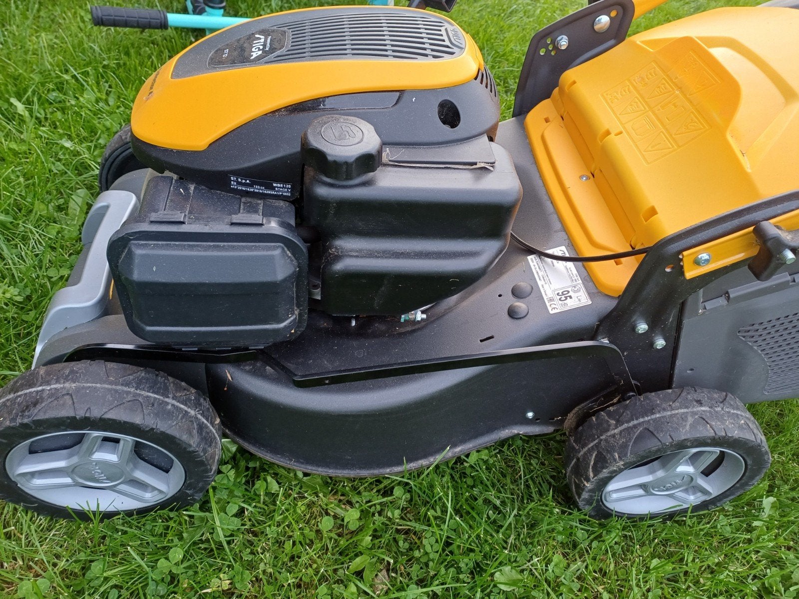 Stiga Collector 43 - Benzine grasmaaier - 750 m2, Ophalen, Nieuw, 40 t/m 49 cm, Benzine-grasmaaier