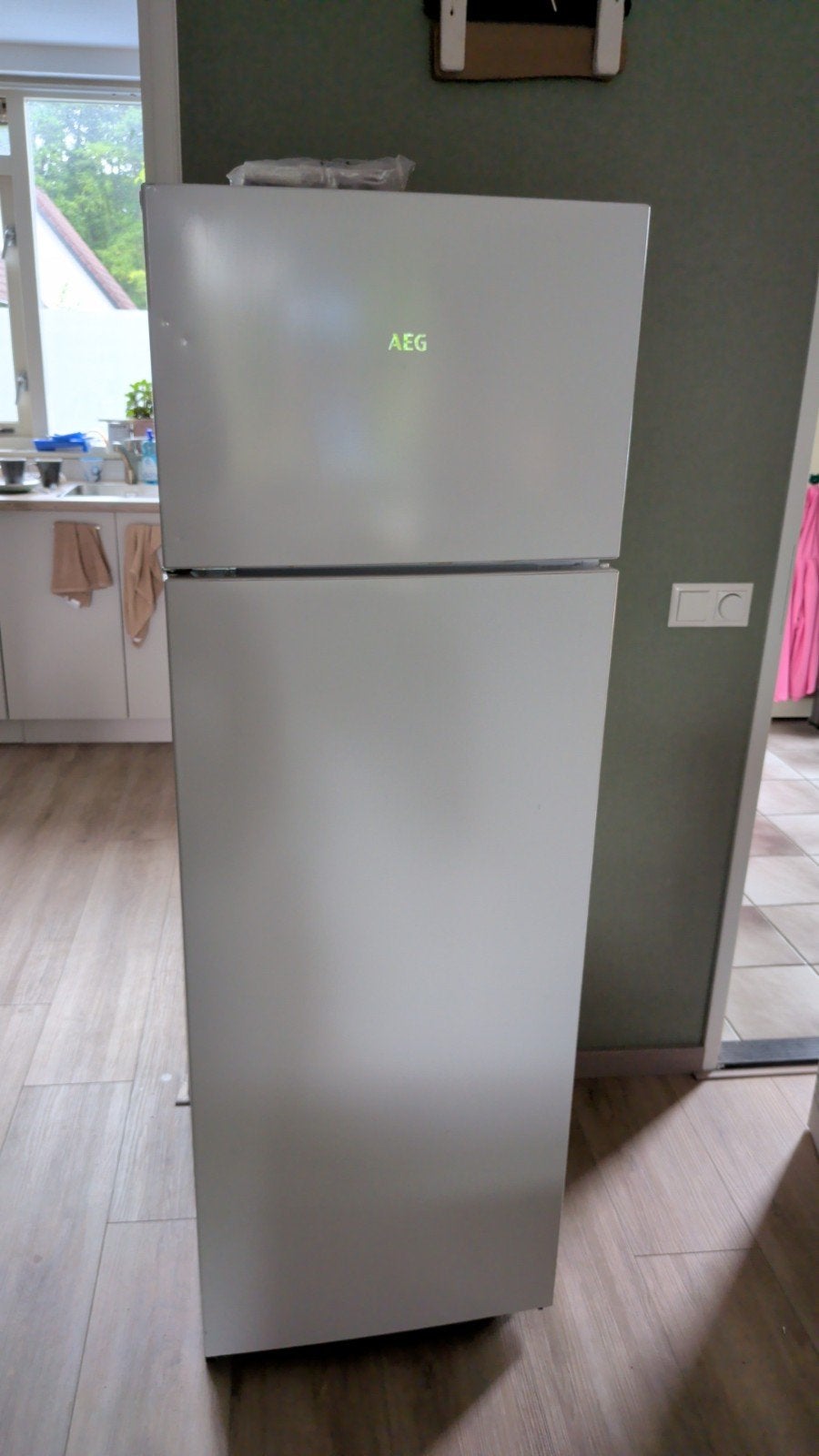 AEG RDB428E1AW Koel-vriescombinatie - Wit, 200 liter of meer, Zo goed als nieuw, Energieklasse A of zuiniger, 45 tot 60 cm
