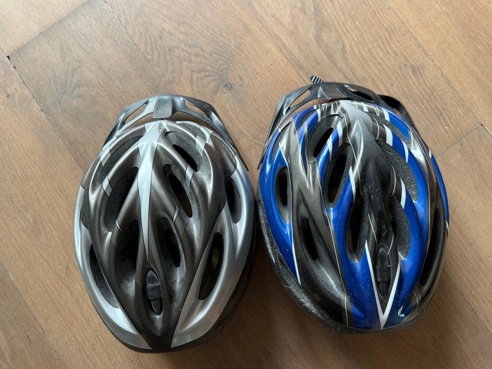 Twee Fietshelmen voor elke fietser (geen wielren), Ophalen of Verzenden, Gebruikt, L, Heer of Dame