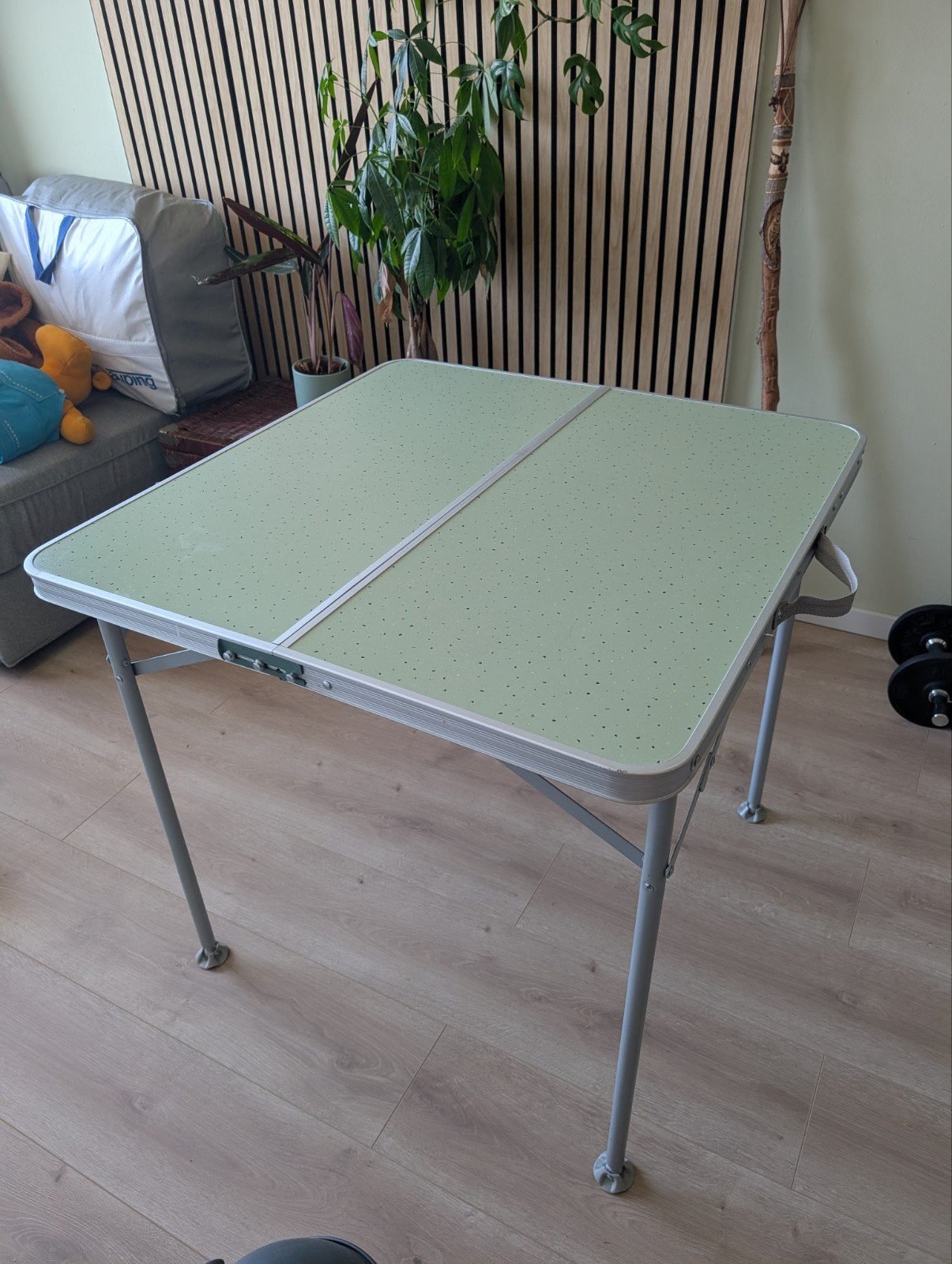 Decathlon camping tafel inklapbaar, Caravans en Kamperen, Ophalen, Zo goed als nieuw, Campingtafel