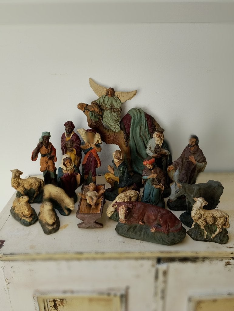 Antieke grote polychroom kerststal van soft rubber rond 1900, Diversen, Ophalen of Verzenden
