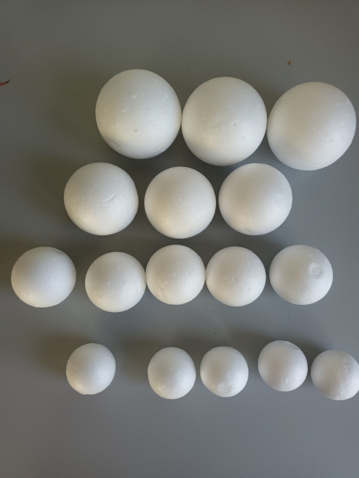 Tempex piepschuim ballen 5x 4 cm 5x 5 cm 3x 6 cm 3x 7 cm, Ophalen of Verzenden, Zo goed als nieuw, Overige materialen, Knutselmateriaal
