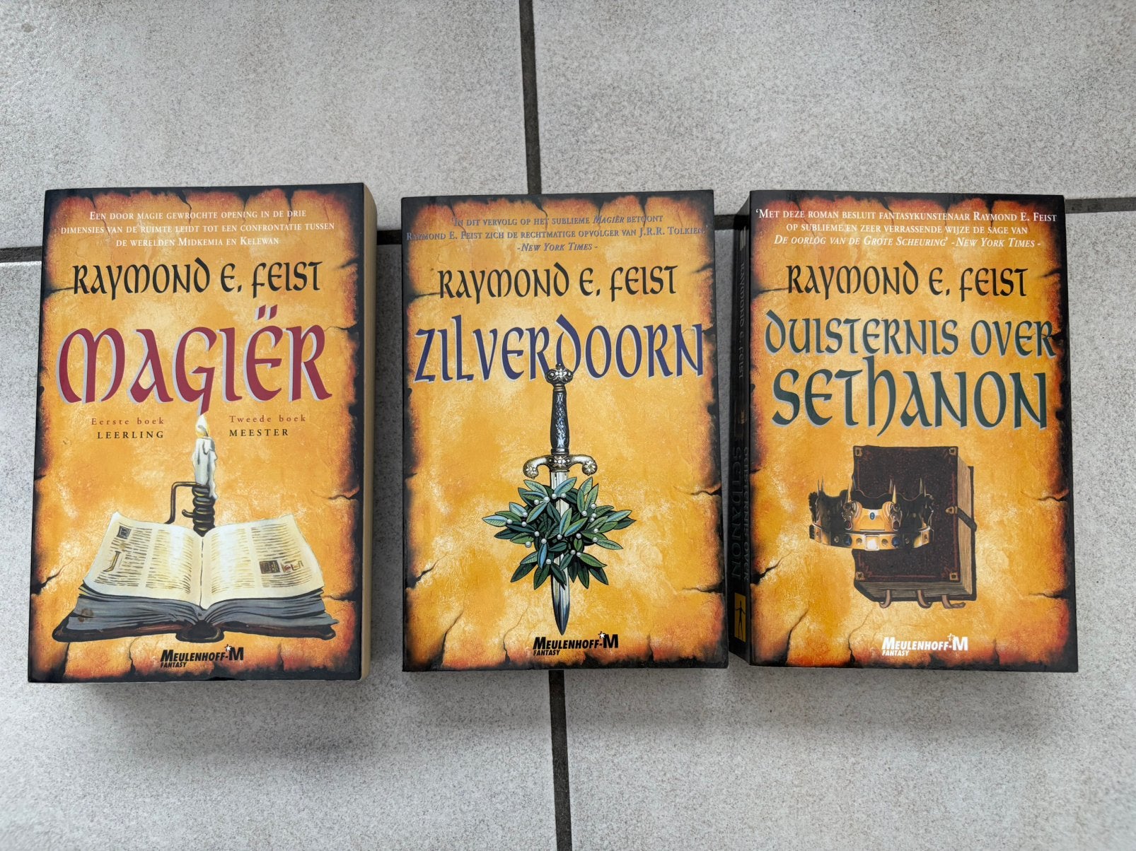 zgan 3x Raymond E. Feist / Magiër / Zilverdoor / Sethanon, Ophalen of Verzenden, Zo goed als nieuw