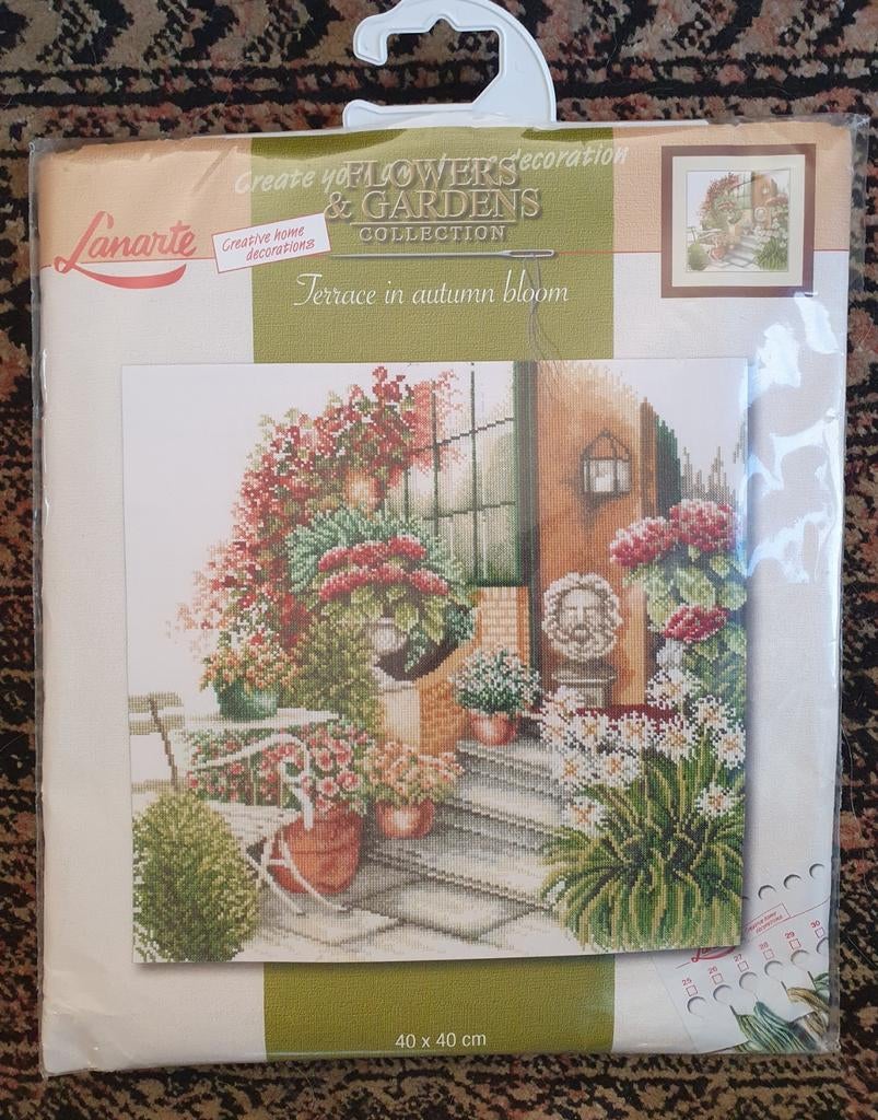 nieuw! zeldzaam lanarte borduurpakket terras in herfstbloei, Verzenden, Nieuw, Handborduren, Borduurpakket