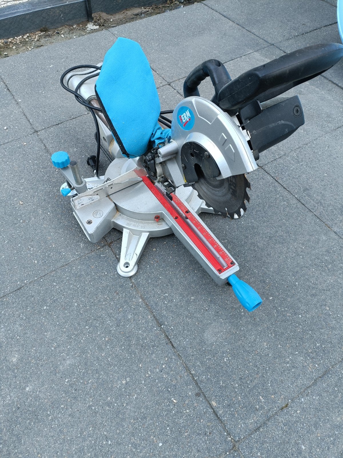 Ferm afkortzaag, Doe-het-zelf en Verbouw, Gereedschap | Zaagmachines, Gebruikt, Ophalen of Verzenden, Ferm, Afkortzaag
