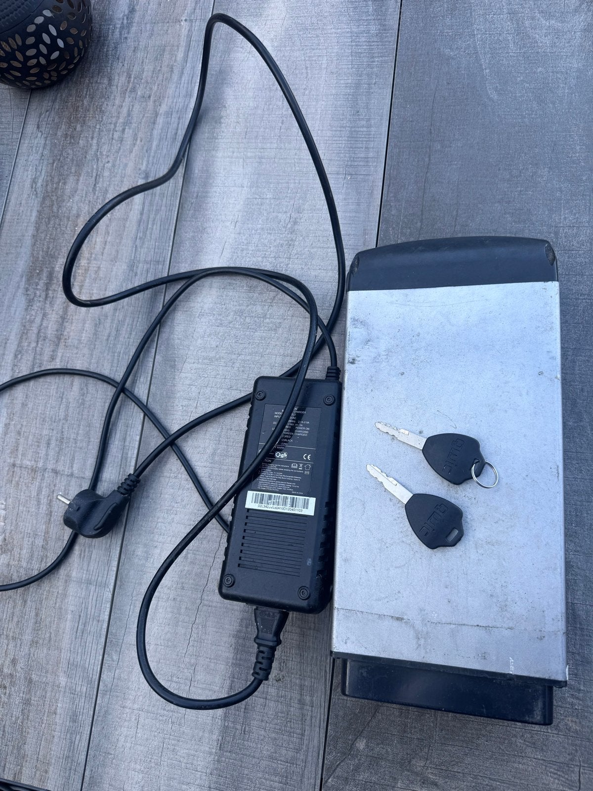 Qwic Accu GEREVISEERD 15ah Oplader  2 Sleutels, Gebruikt