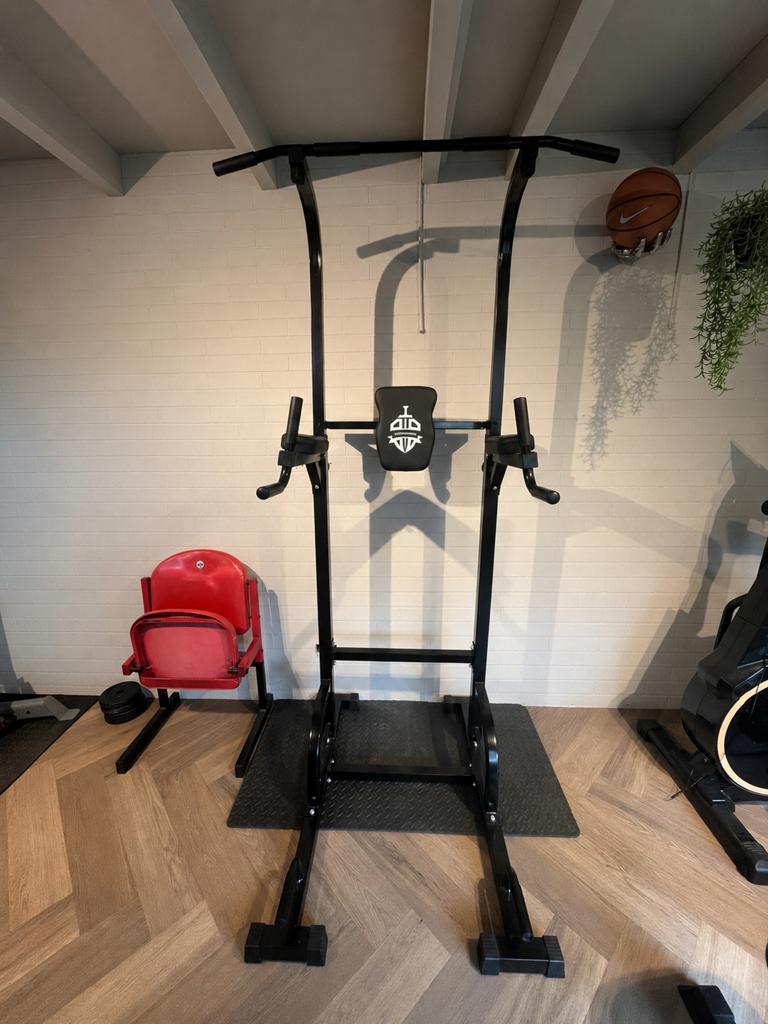 Powertower - Multifunctioneel Fitnessstation, Sport en Fitness, Fitnessmaterialen, Ophalen, Zo goed als nieuw, Buik, Oprekstang