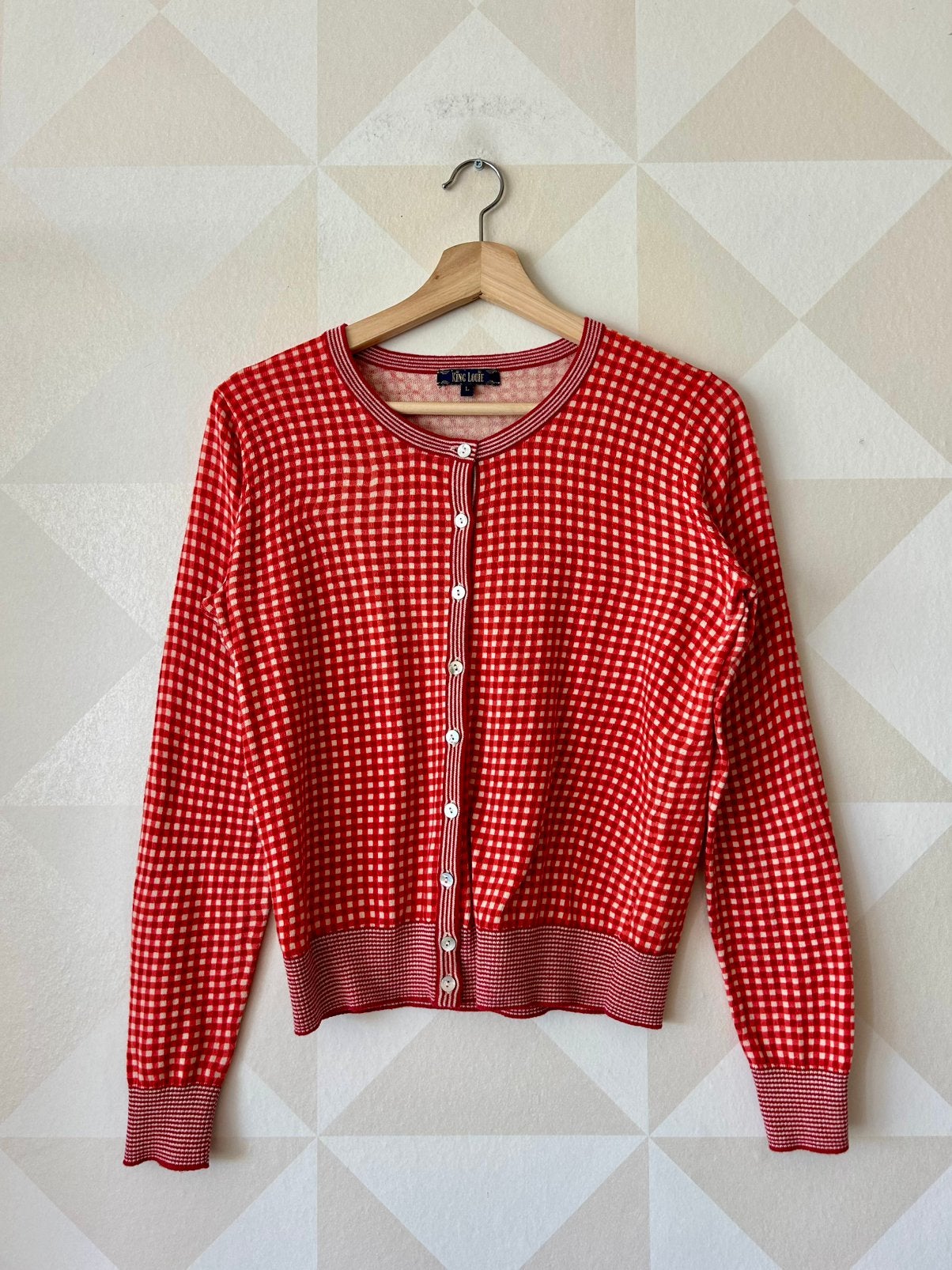 King Louie Cardi Roundneck vest ruit rood wit L/40 zgan, Maat 42/44 (L), Ophalen of Verzenden, Zo goed als nieuw, King Louie