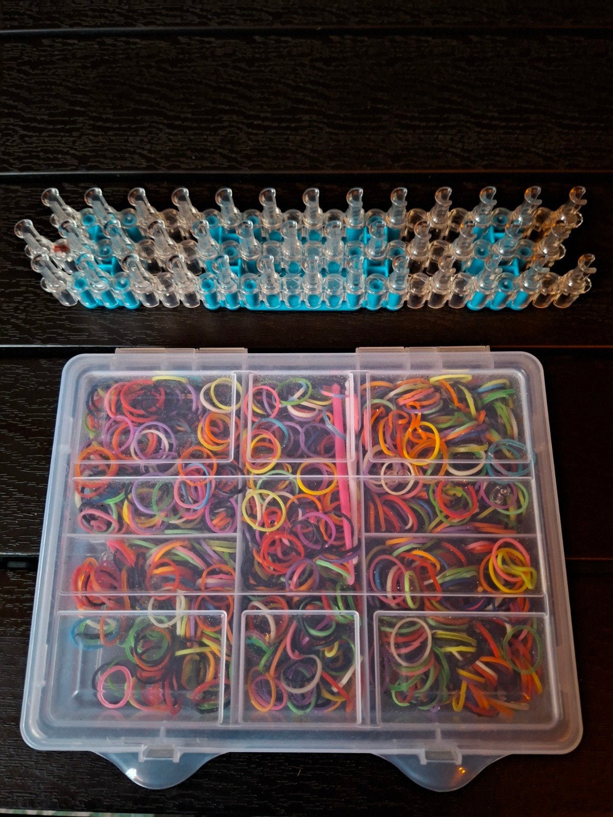 Loom bands set met weefraam en opbergdoos, Ophalen, Gebruikt, Meerkleurig, Kunststof